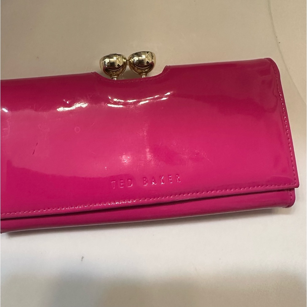 🌺🛍️Ted Baker Pink Patent Leather Wallet🌺🛍️